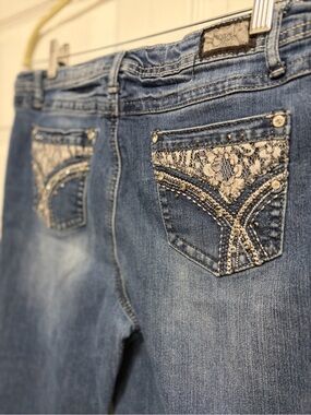 Earl Jeans Women's Mid Blue Capri Jeans Embellished Pockets 12